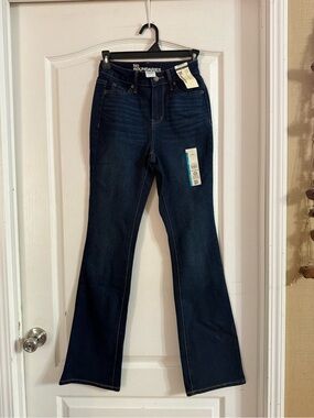 No Boundaries Women’s Mid Rise Bootcut Jeans Sz 0. JN-43